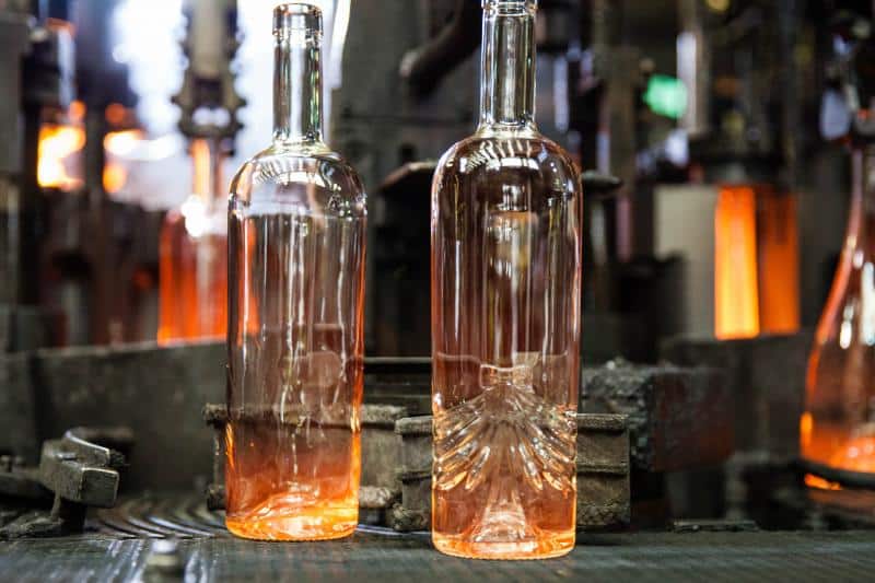 garrafa de vidro: embalagem para cachaça
